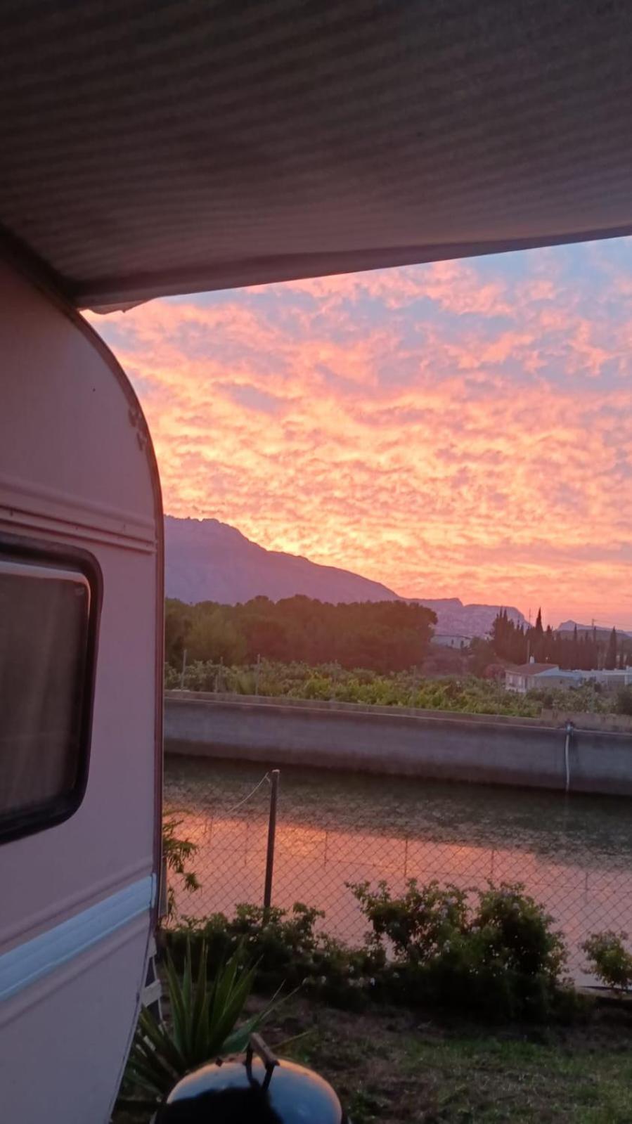 Caravana- Glamping Casa Tortuga La Nucia Luaran gambar